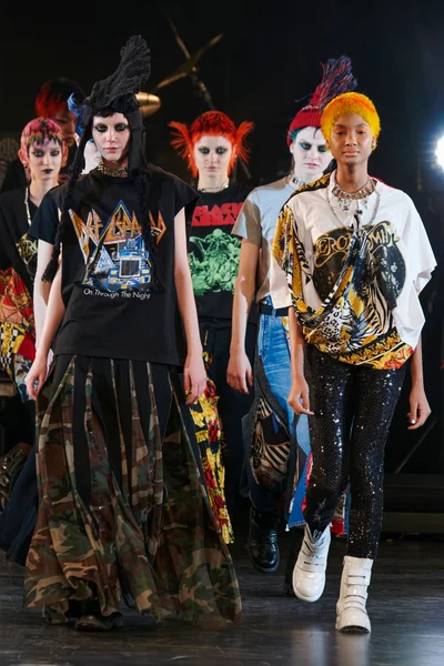 Look 60